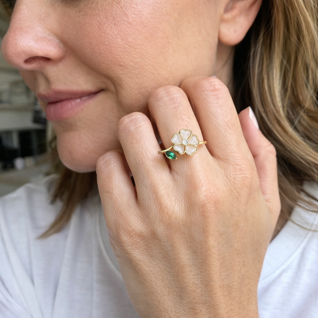 Emerald Flower and Leaf Spinner Ring | GOLD