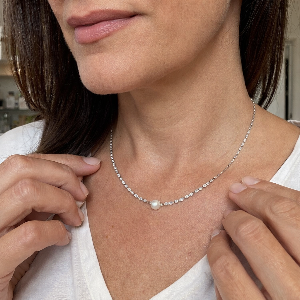 Shiny Pearl Necklace | GEMSTONES