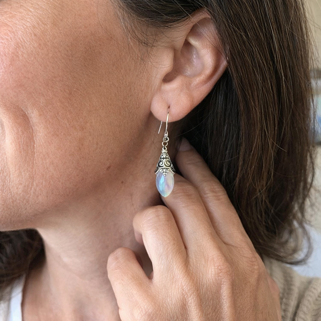 Vintage Moonstone Drop Earrings | GEMSTONES