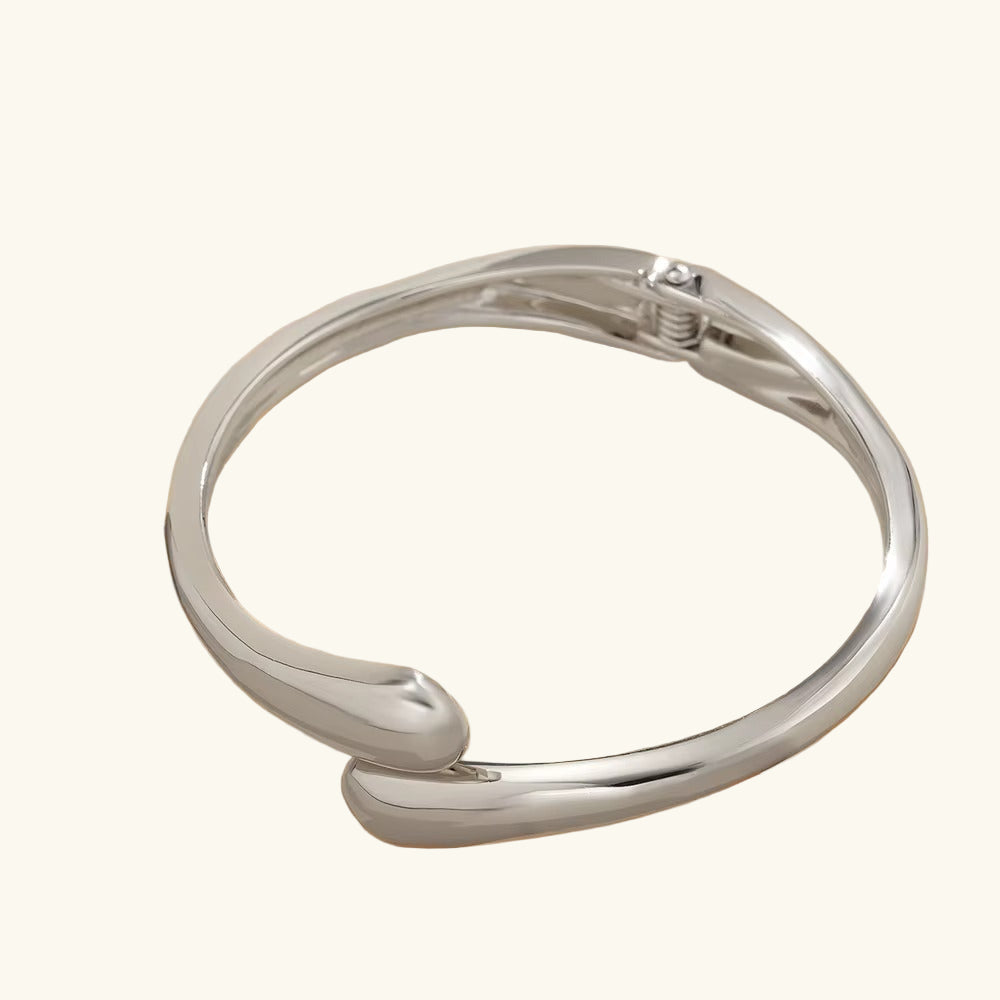 سوار هيا المتموج